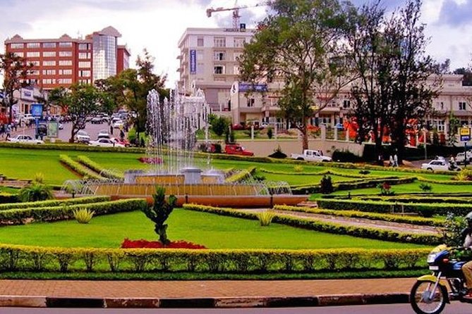 1 day Kigali city tour - Kimironko Market: Kigali in working clothes