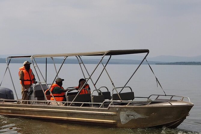 2-Day Akagera National Park Game Drive, Ihema boat trip with a Choice 4x4 - Lions and black rhinos require patience