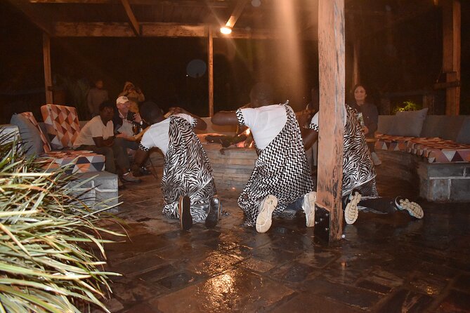 Cultural Entertainment Tour - The opening performance gives you the rhythm first