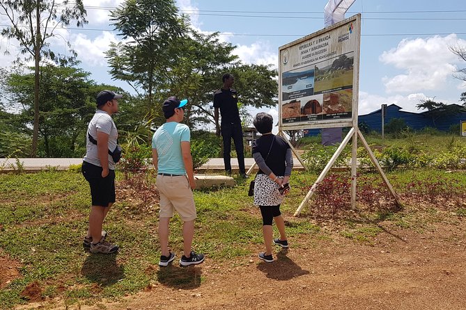 Kigali City Sightseeing - Nyabarongo and Rebero: two different views