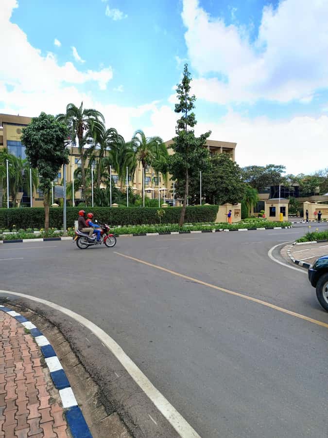 Kigali: luxury City Tour with Hotel Pickup and Drop-off - Starting in Kigali with a guide who sets the pace