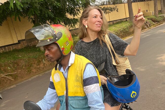 Kigali's city tour with Aline - Starting with remembrance at the Genocide Memorial