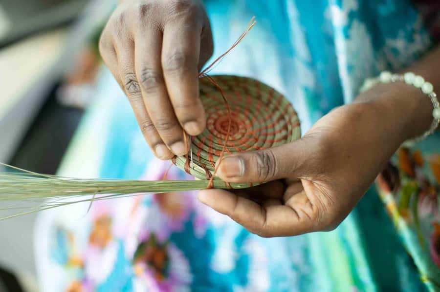 Kigali: Traditional Basket Weaving in a Garden - Why the garden setting matters